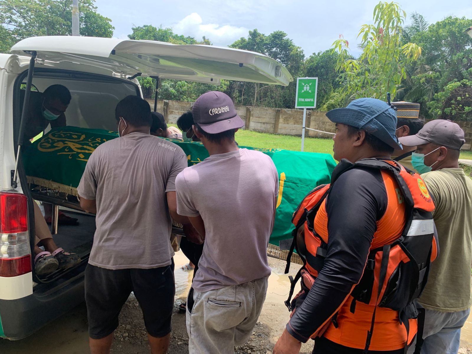 Kapal Terbalik Diterjang Ombak, Satu Orang Nelayan Sebatik Meninggal Dunia