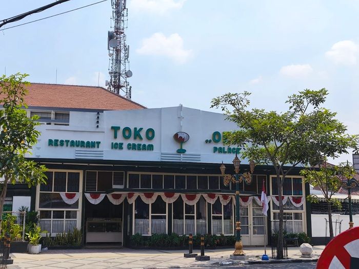7 Restoran Paling Bersejarah di Indonesia: Yuk, Jelajahi Kisah Masa Lalu Lewat Santapan Legendaris!