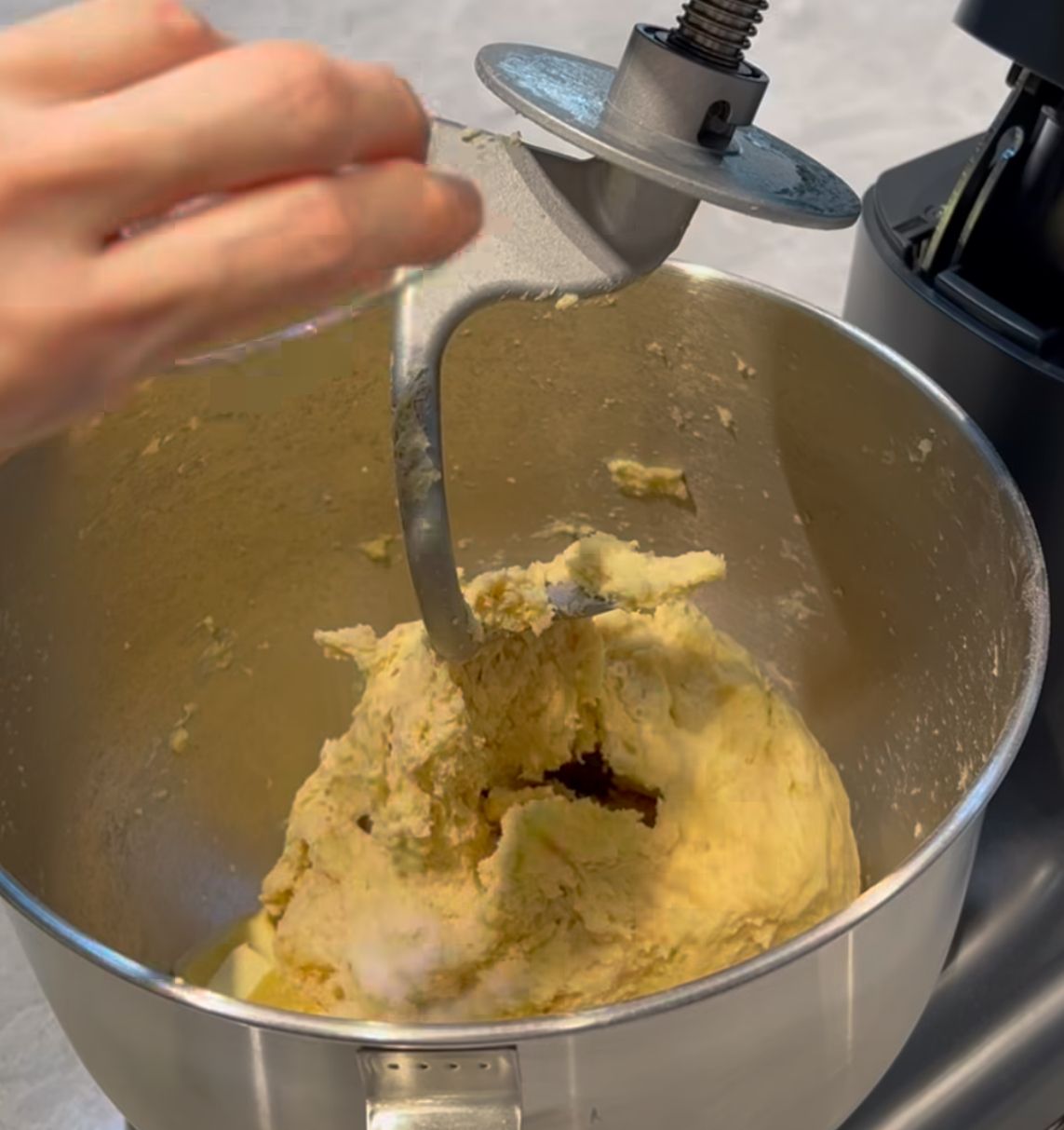 Resep Roti Pisang Cokelat Crumble, Perpaduan Manis dan Renyah yang Bikin Nagih