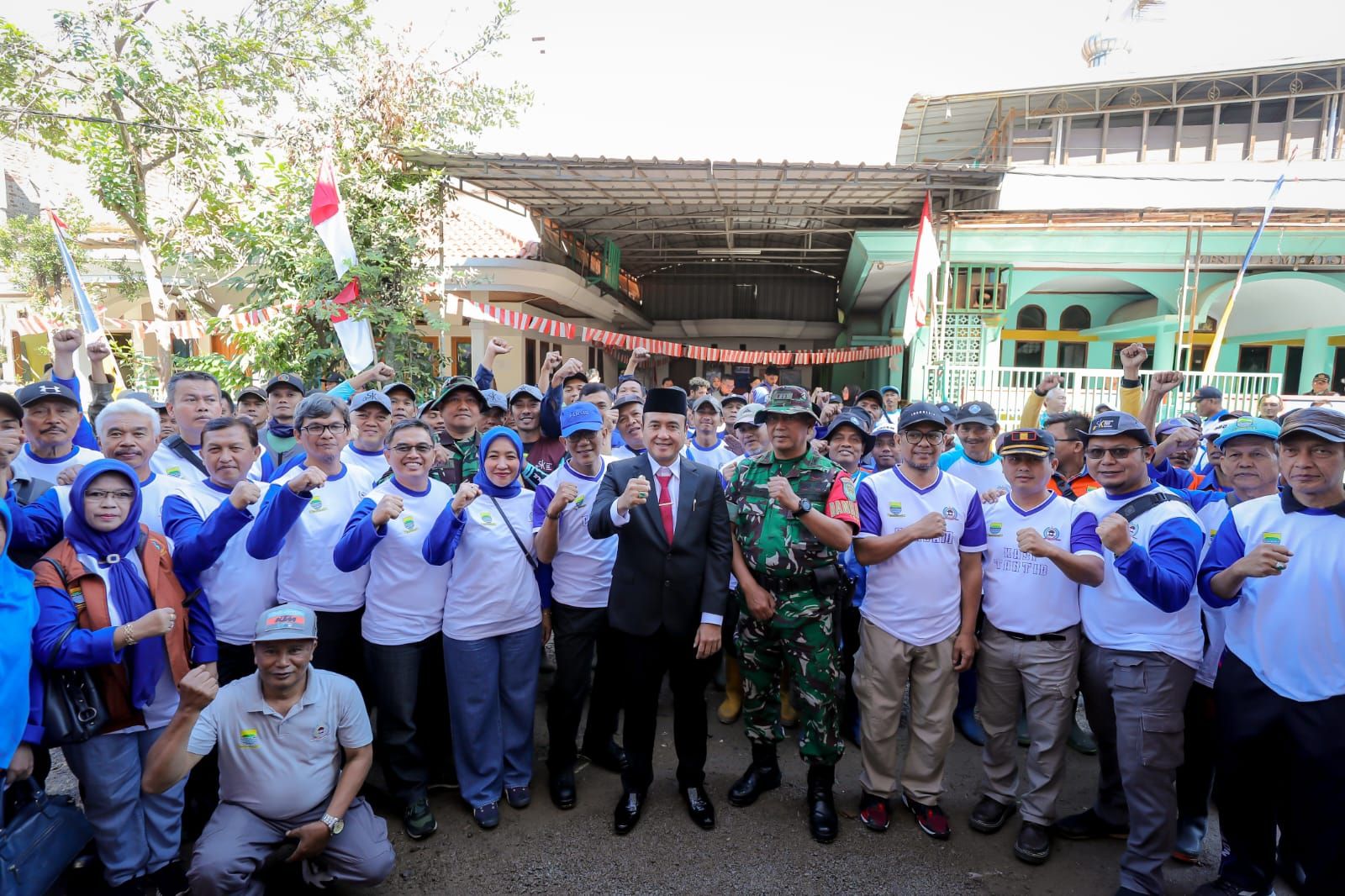 Wakil Wali Kota Bandung Ajak Warga Hidupkan Kembali Semangat Gotong Royong