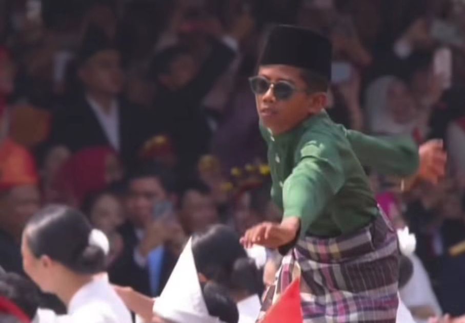 Ada Tren Pacu Jalur di Upacara Kemerdekaan Istana Merdeka, Presiden Prabowo Ikutan Menikmati
