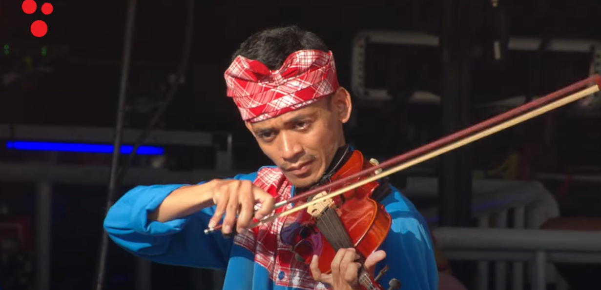 Adik Raim Laode, La Ode Yusril Mahendra, Bawakan Syair Kabanti di Istana Merdeka