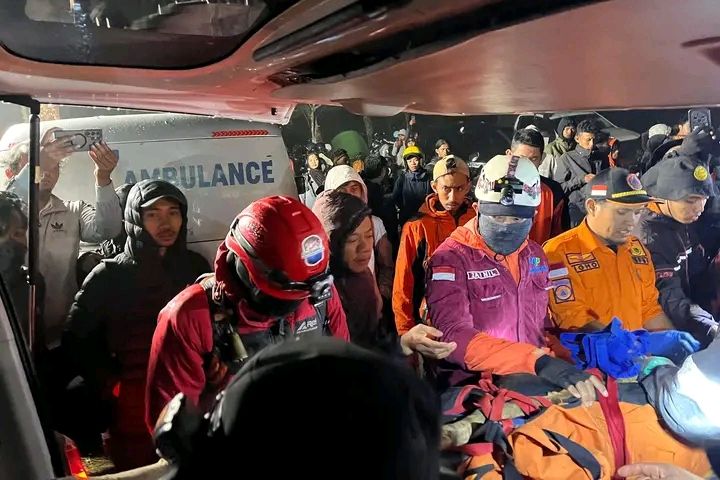 52 Pendaki Dievakuasi Saat Rayakan HUT RI di Gunung Bawakaraeng, 1 Orang Meninggal Akibat Hipotermia