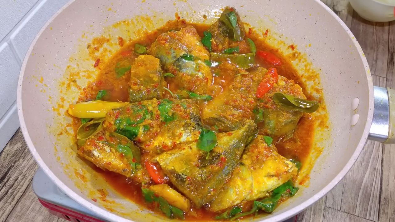 Resep Ikan Kembung Pedas Kemangi yang Lezat dan Mudah Dibuat