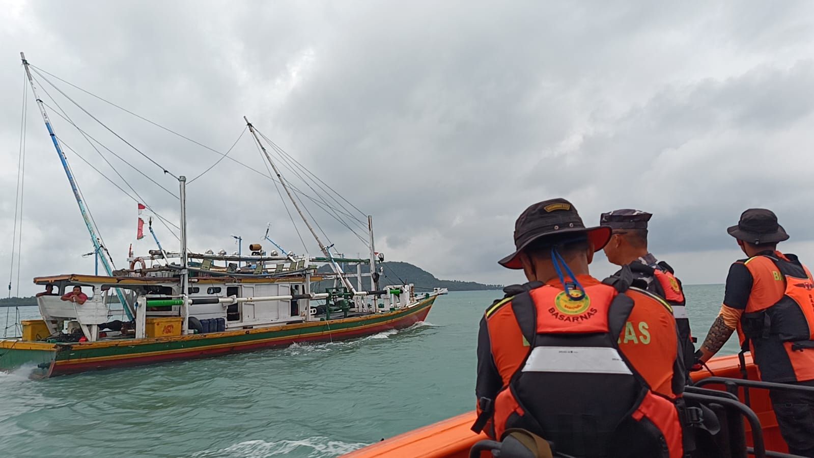 Penumpang KMP Mufidah Diduga Terjun ke Laut di Bakauheni, Tim SAR Gabungan Lakukan Pencarian