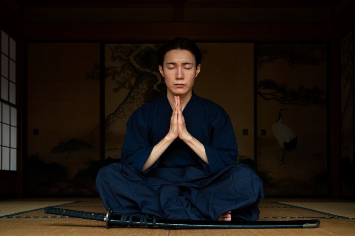 Bikin Pikiran Lebih Tenang, Ini 8 Rahasia Orang Jepang Melawan Overthinking