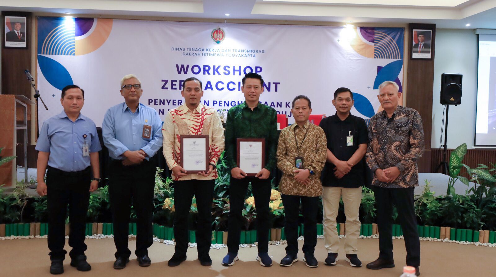 Daop 6 Yogya Raih Penghargaan Platinum Penanggulangan Tuberkulosis dari Gubernur DIY