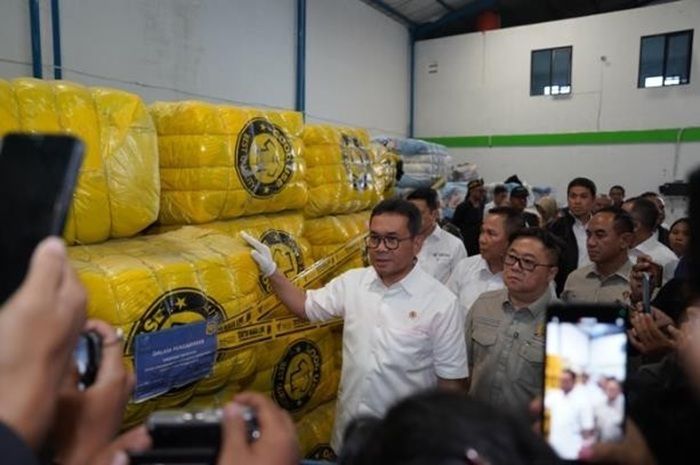 Sinergi Pemerintah Lindungi Konsumen dan Industri Dalam Negeri, Amankan Tekstil Impor Diduga Ilegal Rp112,35 Miliar