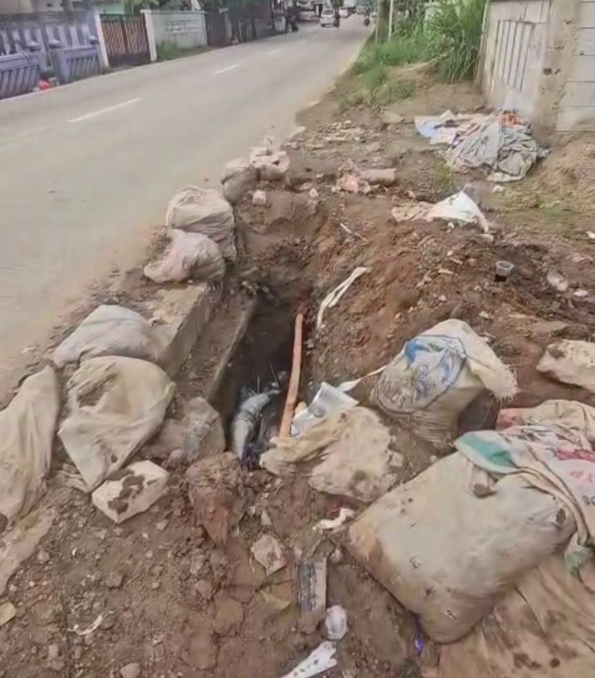 Puing Galian Proyek PLN Dikeluhkan Warga Ciomas