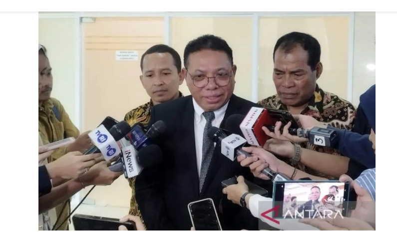 DPR Setujui Inosentius Samsul Jadi Hakim MK Gantikan Arief Hidayat
