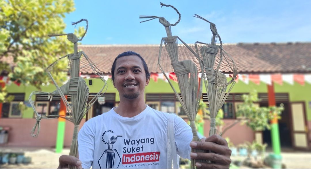 Kenalkan Budaya Lewat Kerajinan Tradisional, Wayang Suket Indonesia Gelar Workshop di SDN Gabahan Sleman