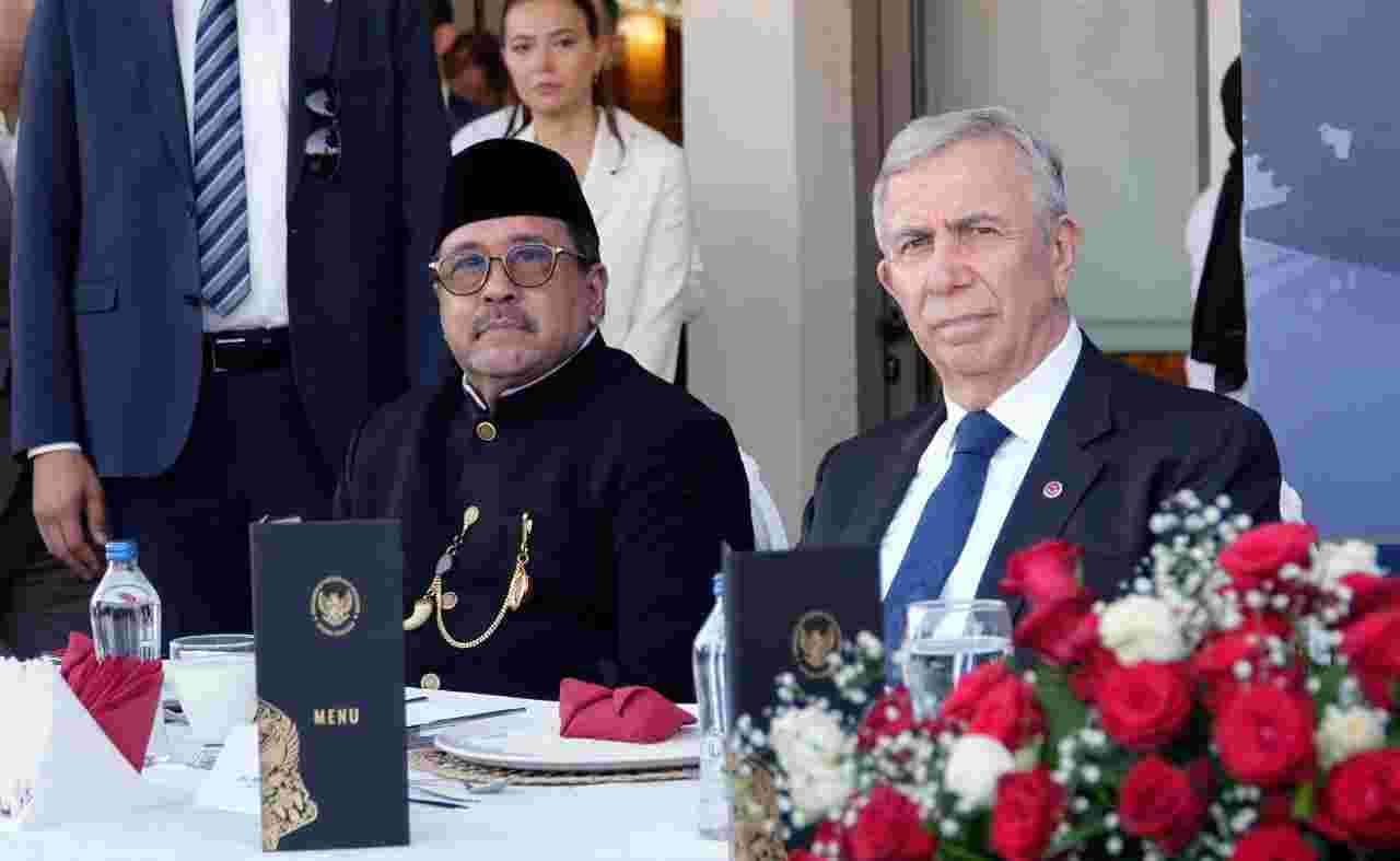 Rano Karno Berbusana Khas Betawi di Resepsi 75 Tahun Persahabatan Indonesia–Turki: Jakarta dan Ankara Disatukan Budaya