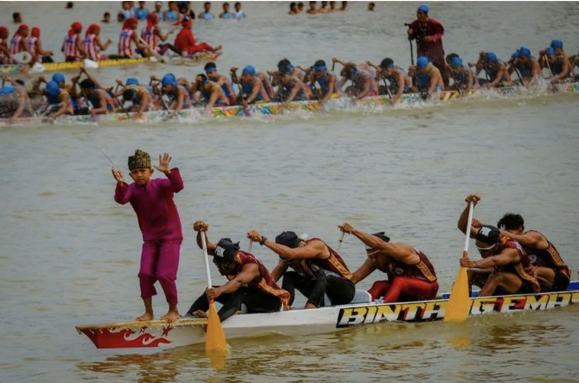Hebat! Pacu Jalur Riau Tembus Top 10 Event Wisata Nasional dan Disorot Dunia