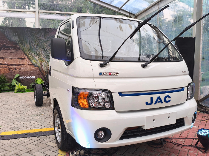 JAC Motors Resmi Masuk Indonesia, Bawa 3 Kendaraan Listrik untuk Logistik