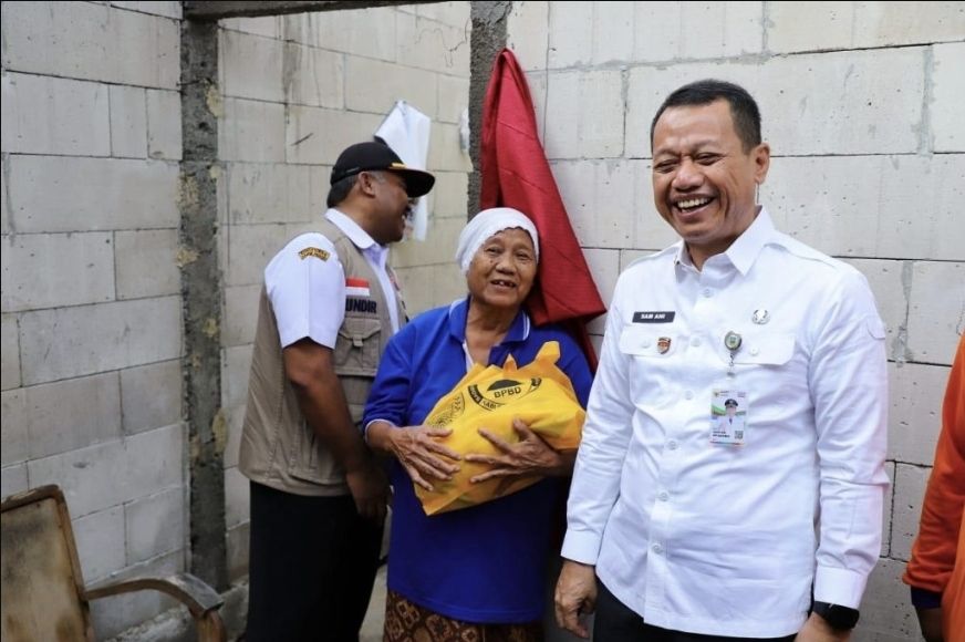 Hujan Deras dan Angin Kencang Merusak 83 Runah, Bupati Kudus Ulurkan Bantuan