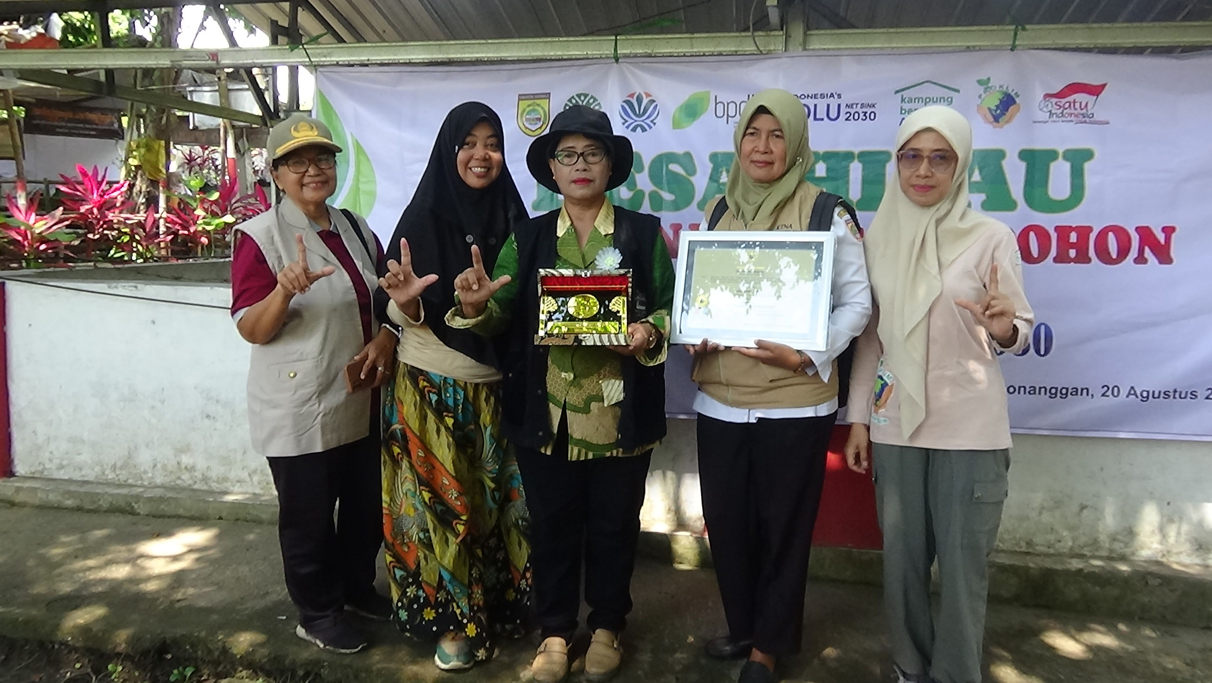 Inspirasi dari Mulyani Nurul, Pegiat Lingkungan Hidup yang Mendapat Penghargaan Kalpataru Tingkat Provinsi