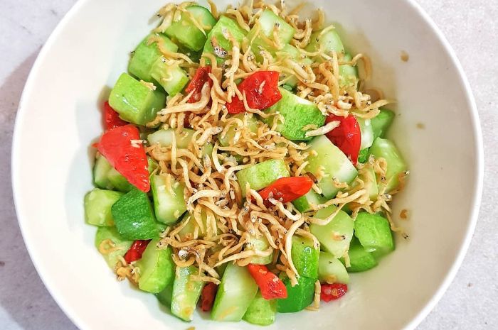 5 Resep Tumis Timun yang Enak, Cara Membuatnya Simple!