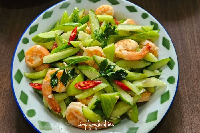 5 Resep Tumis Timun yang Enak, Cara Membuatnya Simple!