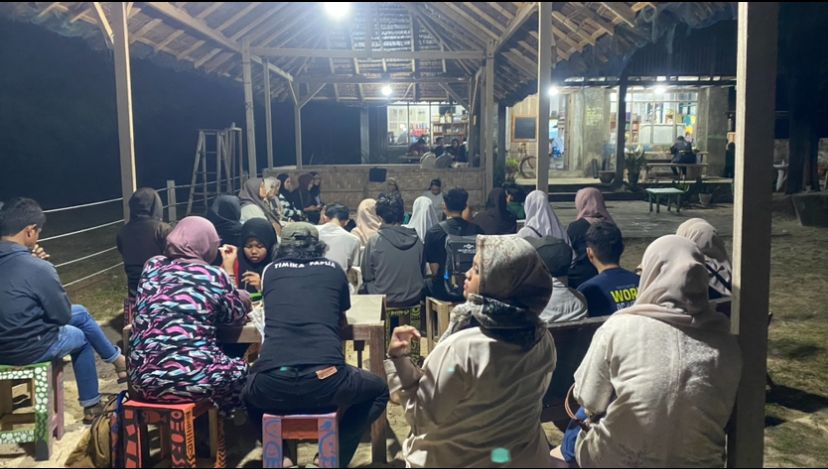 Perempuan di Tengah Konflik: Kisah yang Dibangkitkan Kembali di Sophie’s Sunset Library