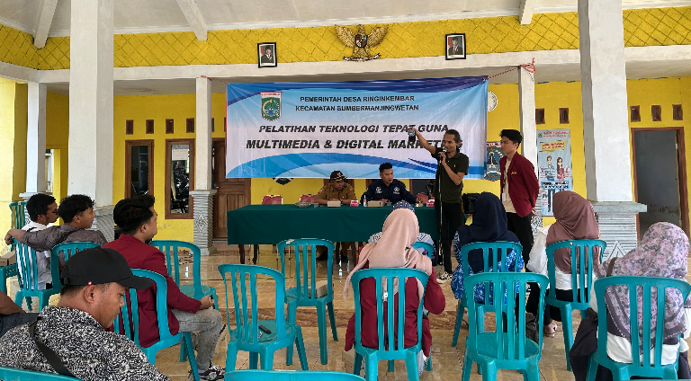 Mahasiswa KKN Latih BUMDes dan UMKM Ringinkembar Kuasai Digital Marketing