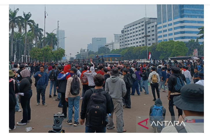 Demo di DPR, Sejumlah Rute Transjakarta Dialihkan