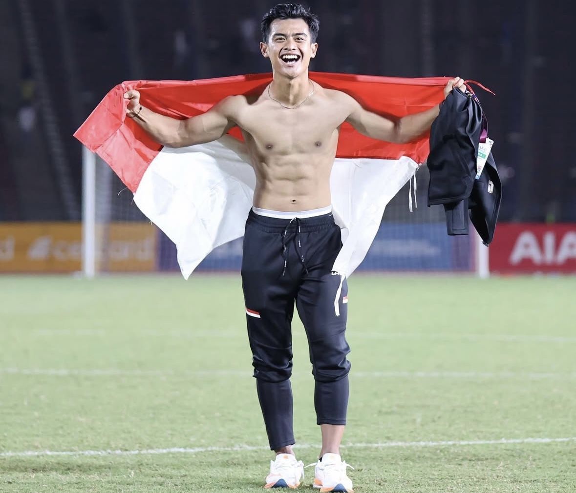 5 Gaya Pratama Arhan Cowok Matang yang Bikin Cewek Terpesona, Welcome to Duda Genk!