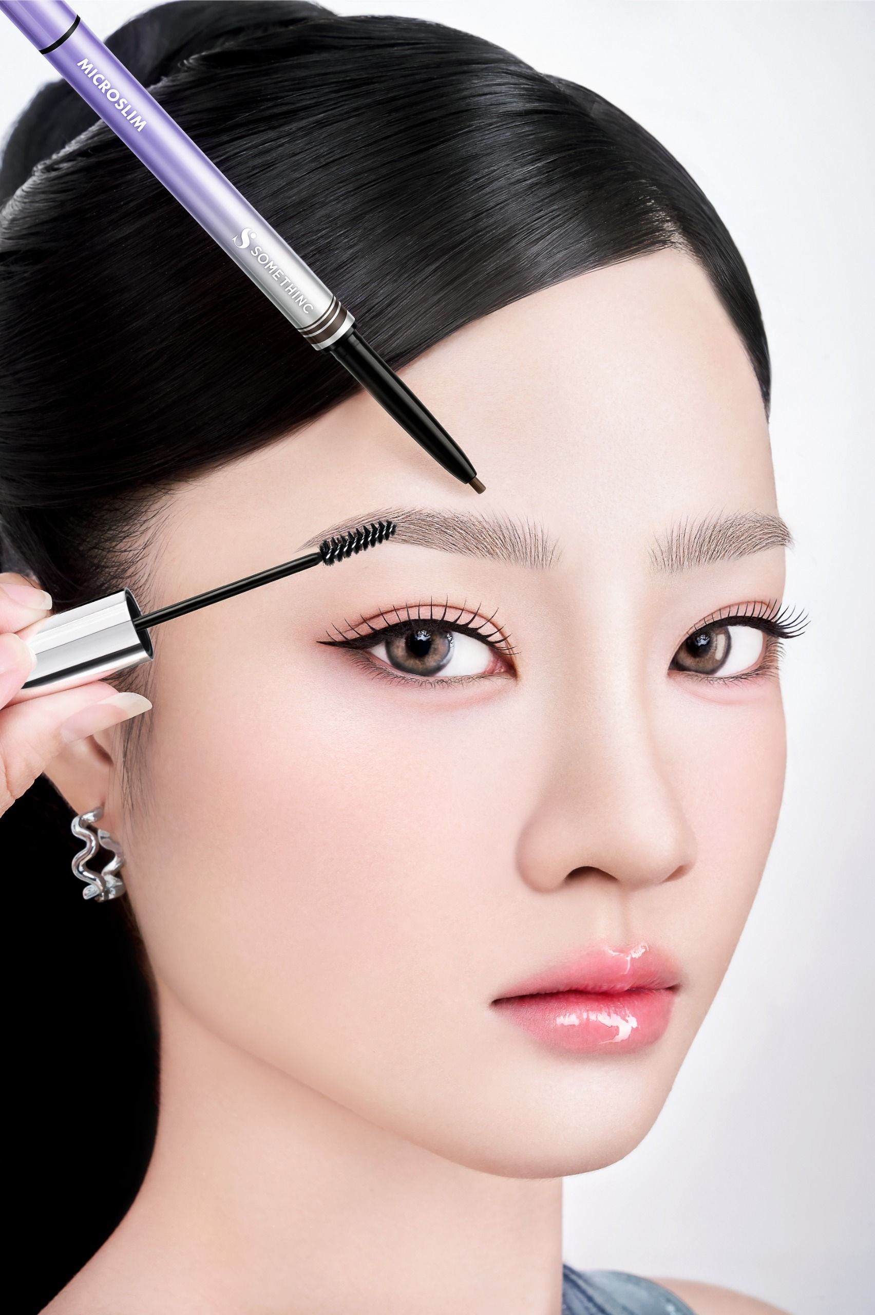 Mau Alis On Fleek dan Stay Seharian? Intip 3 Rangkaian Produk Makeup Ini