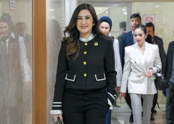 Nafa Urbach Janji Sumbangkan Gajinya sebagai Anggota DPR untuk Guru