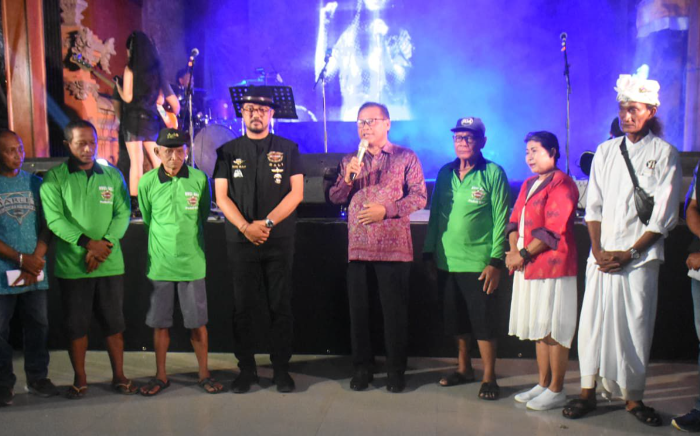 Sekda Alit Wiradana Apresiasi Pentas Seni Budaya dan Pentas Musik Merdeka Desa Dauh Puri Kangin