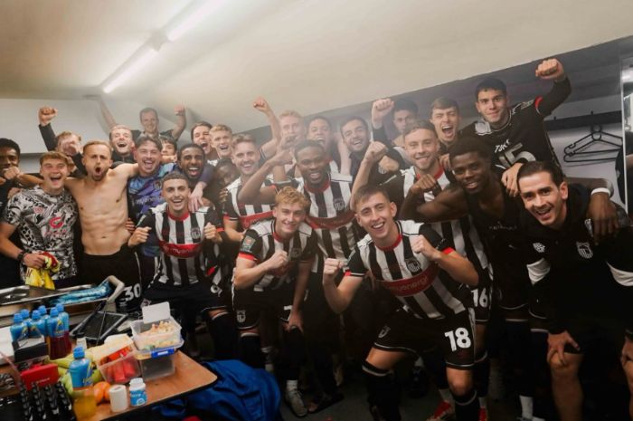 Fakta Unik Grimsby Town: Harga Skuadnya di Bawah Tim Super League, tapi Bisa Bikin MU Patah Hati