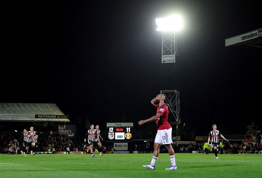 Ruben Amorim Minta Maaf pada Fans MU Usai Disingkirkan Grimsby Town di Piala Liga Inggris