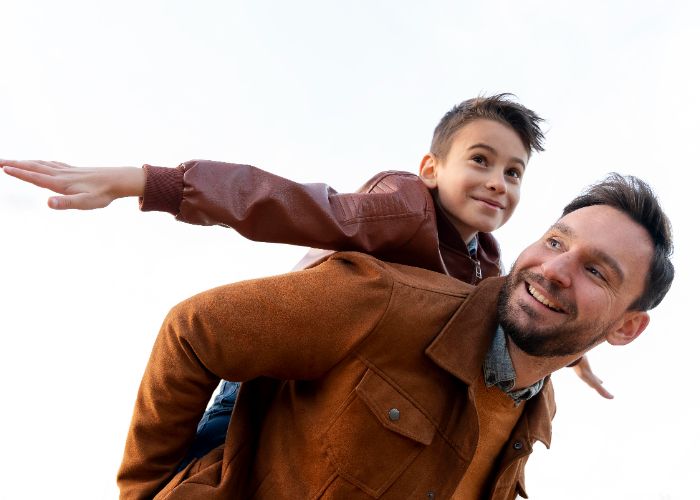 5 Zodiak Cowok yang Disukai Anak Kecil, Cocok Jadi Ayah Masa Depan!