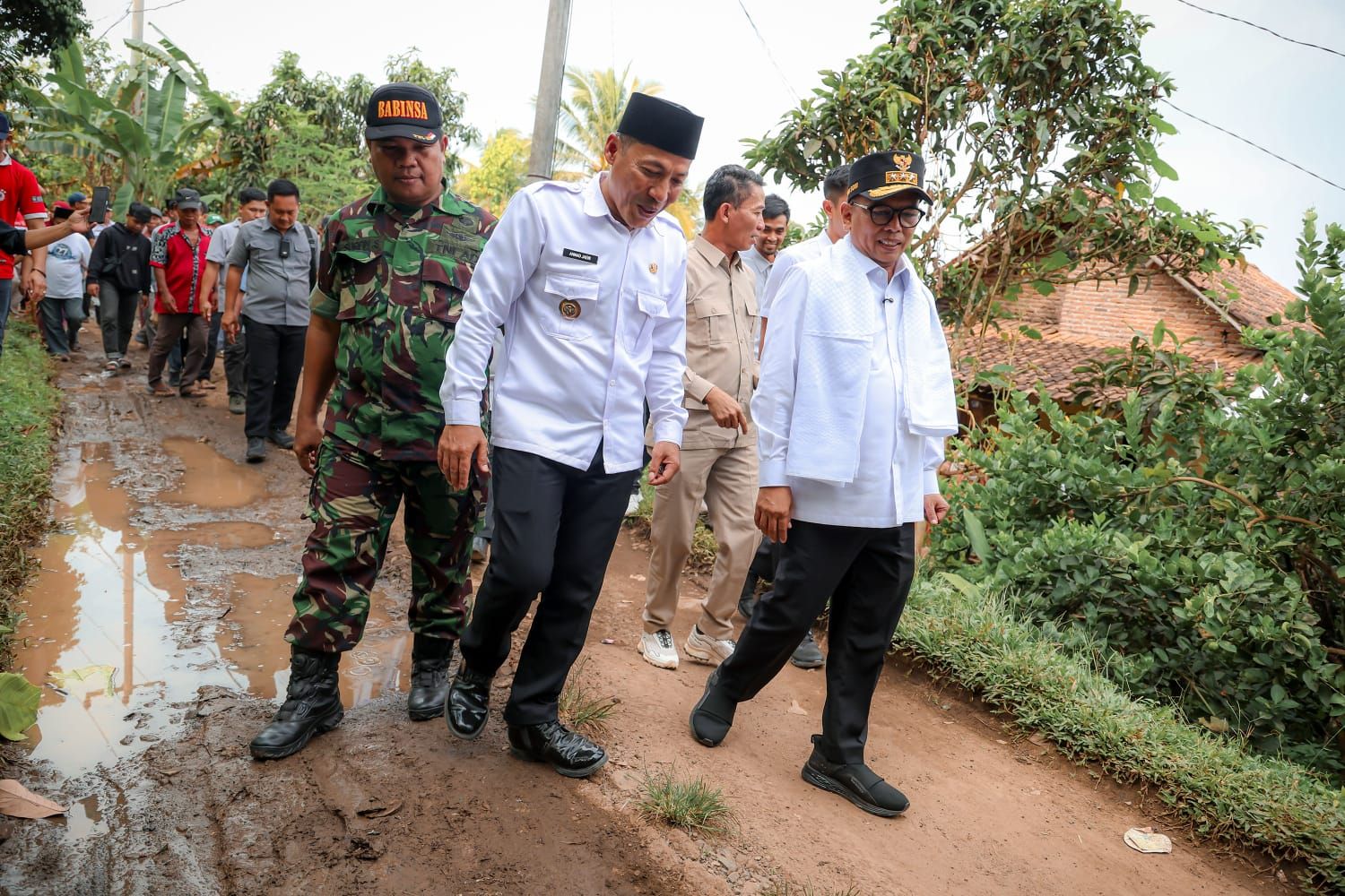 3,4 Kilometer Jalan Poros Desa Karyajaya Yang Rusak Parah Selama Bertahun Tahun Baru Akan Di bangun