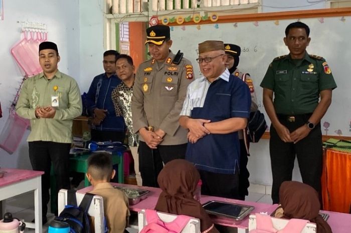 746 Paket Makanan Bergizi Dibagikan untuk Siswa di Limboto