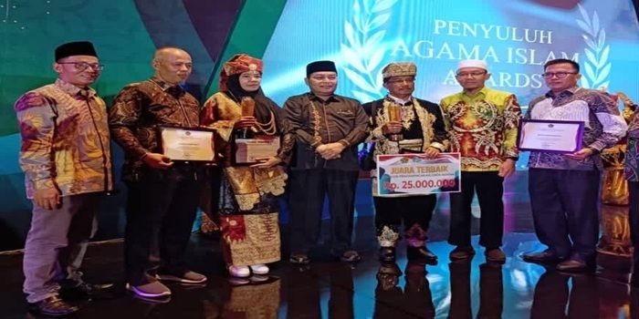 Harumkan Nama Sumatera Barat : 2 Penyuluh Agama Islam Sumbar Capai Penghargaan Nasional