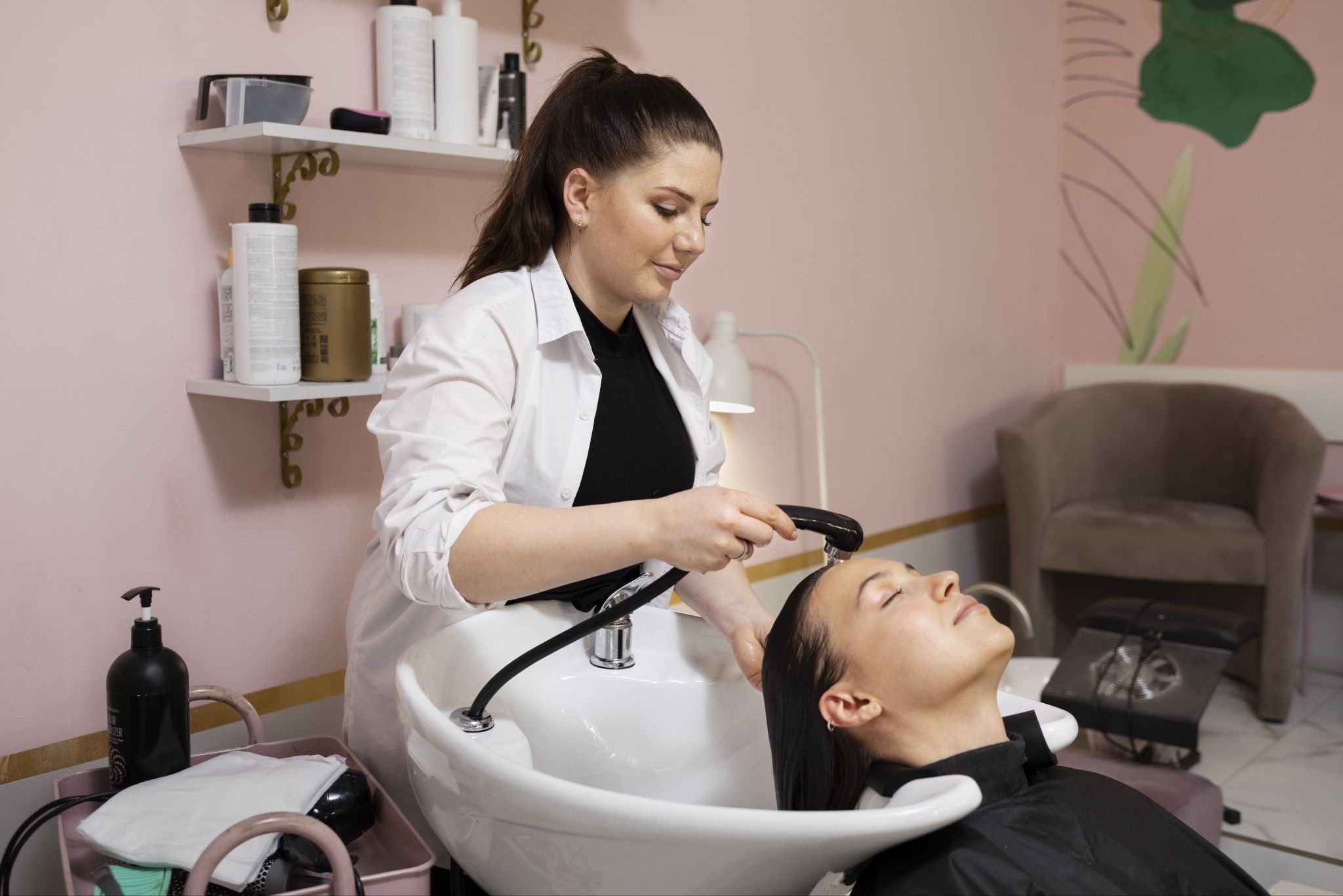 Apa Itu Keratin Treatment? Manfaat, Proses, Perbedaan, dan Tips Perawatannya