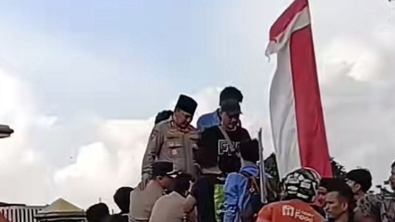 Ribuan Ojol dan Mahasiswa Geruduk Polda Riau Tuntut Keadilan untuk Affan