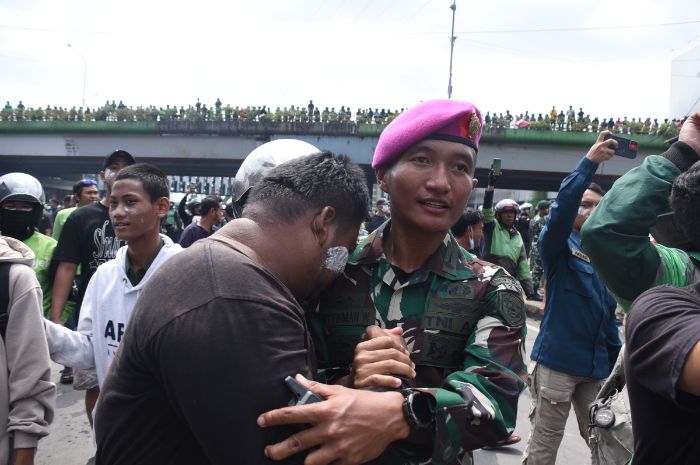 Demo di Depan Mako Brimob Kwitang, Marinir Sampai Turun Tangan