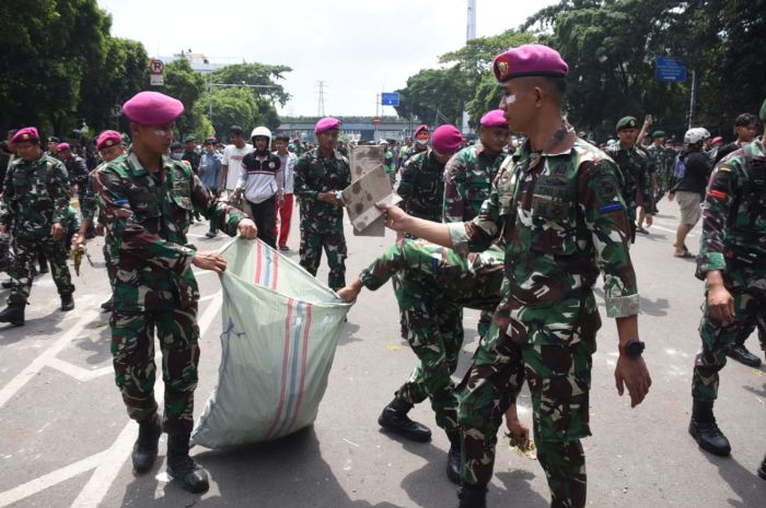Demo di Depan Mako Brimob Kwitang, Marinir Sampai Turun Tangan