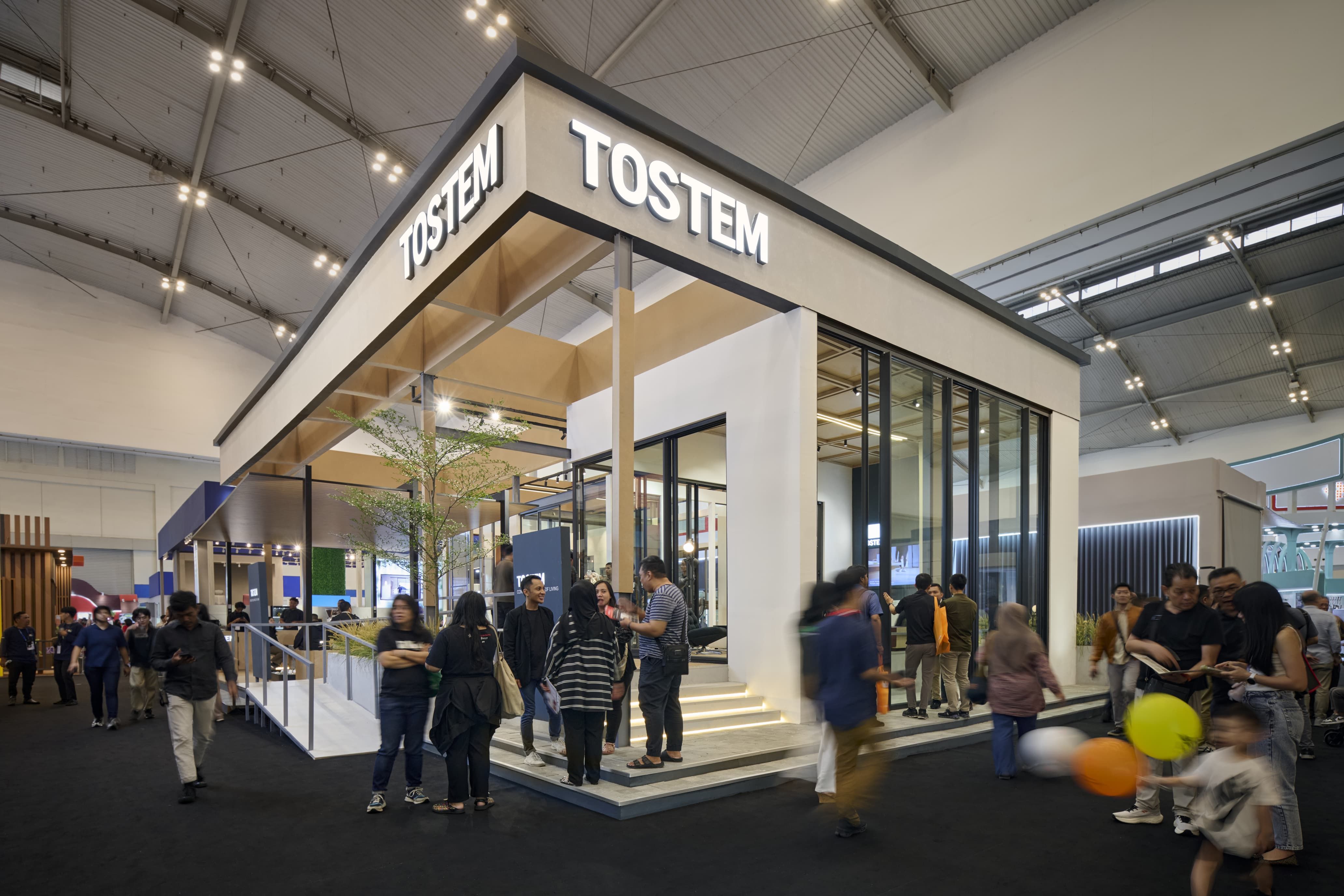 Inovasi Terbaru Industri Home Interior di IndoBuildTech 2025, Termasuk Produk Penghubung Ruangan