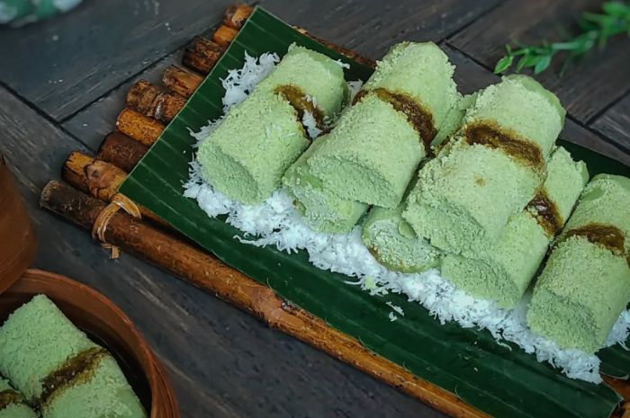 4 Resep Kue Putu Kukus Anti Gagal, Gak Perlu Pakai Bambu!