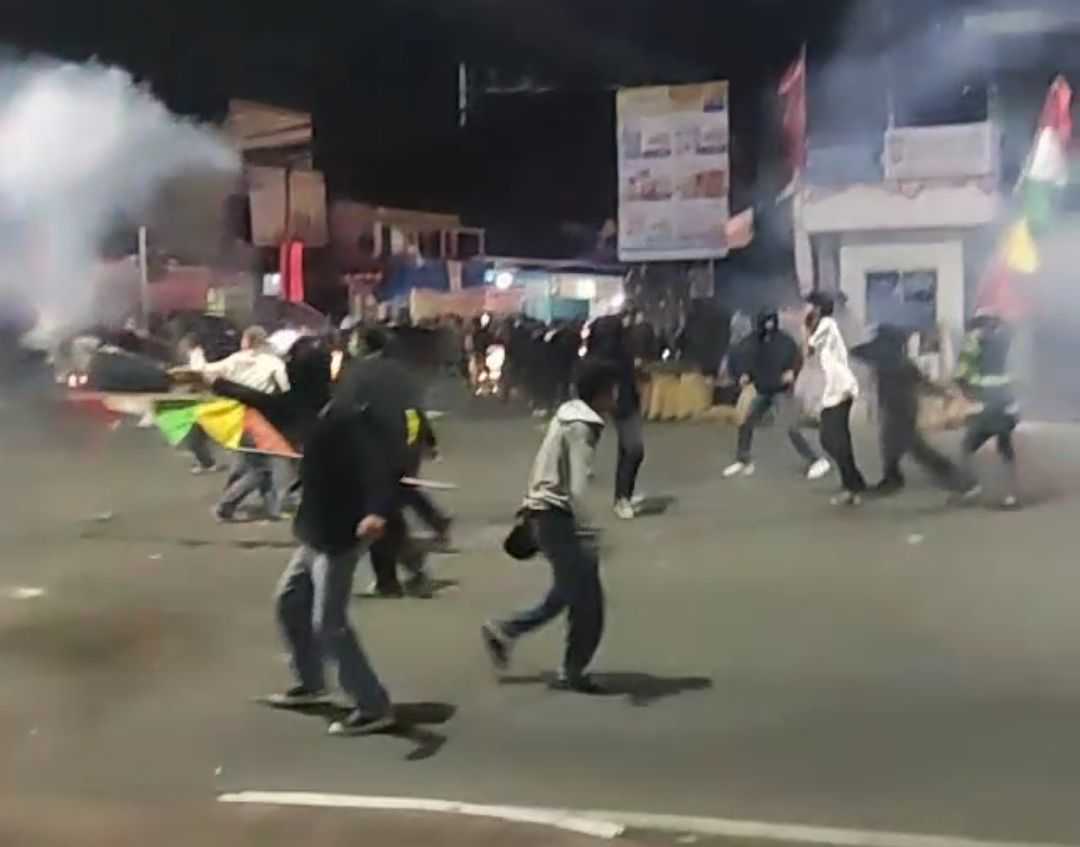 Masa Aksi Dikota Serang Choas Dengan Aparat Saat Merangsek Ke Mapolresta Serang Kota