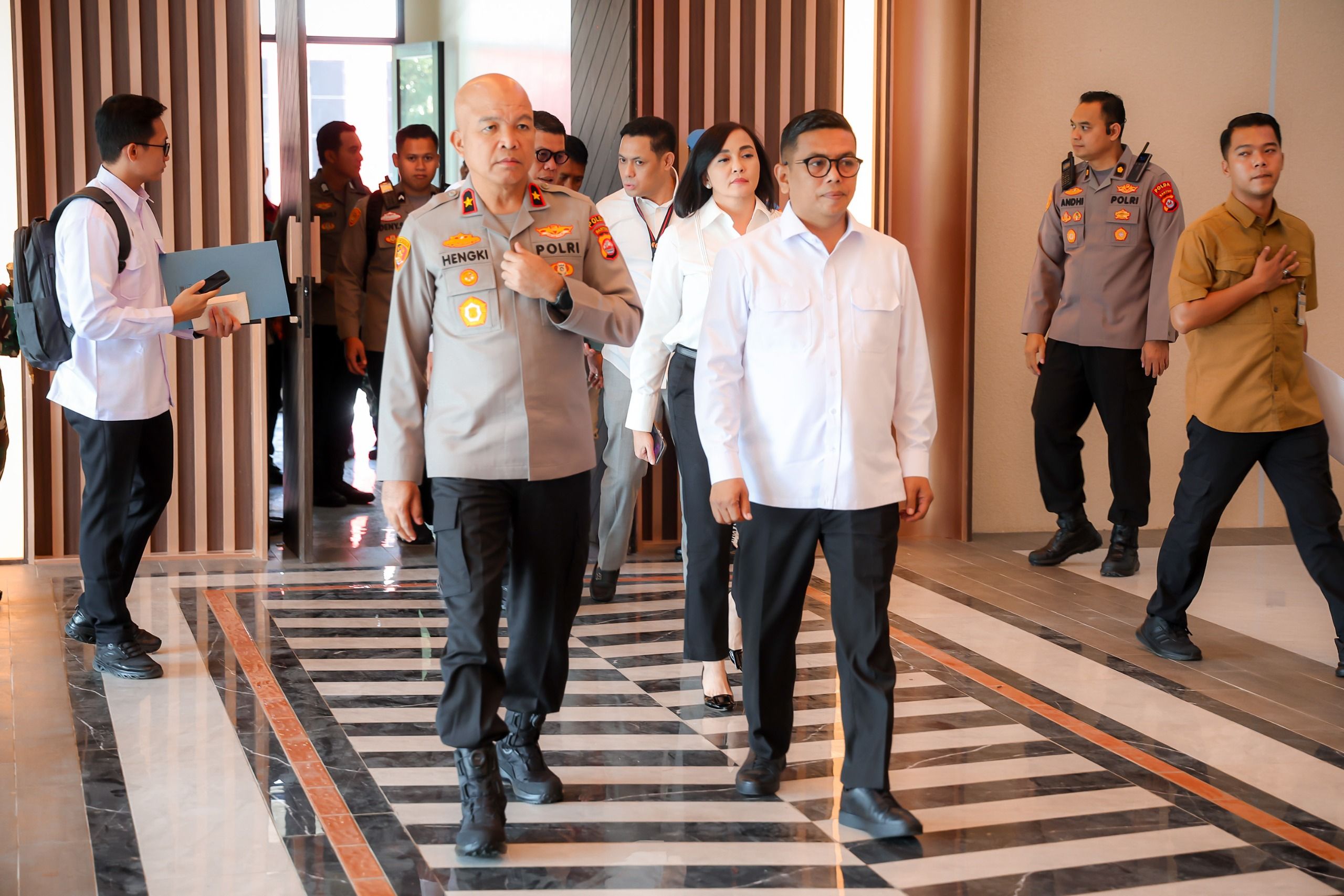 Gerakan Aksi Unjuk Rasa Kembali Terjadi Kapolda Banten Bersama Gubernur Gelar Rakor