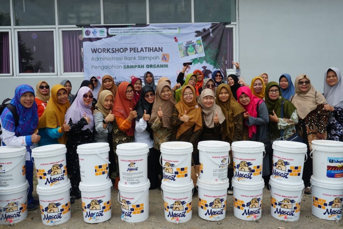 Tim UMS Ubah Sampah Jadi Berkah Lewat Kompos dan Bank Sampah