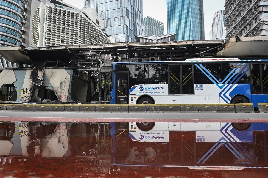 Polisi Tangkap Pemuda di Balik Pembakaran Sejumlah Halte saat Demo Ricuh di Jakarta