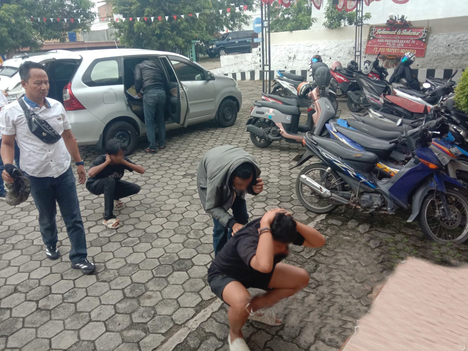 Tiga Remaja Bawa Bom Molotov saat Aksi Unjuk Rasa di Lampung Diamankan