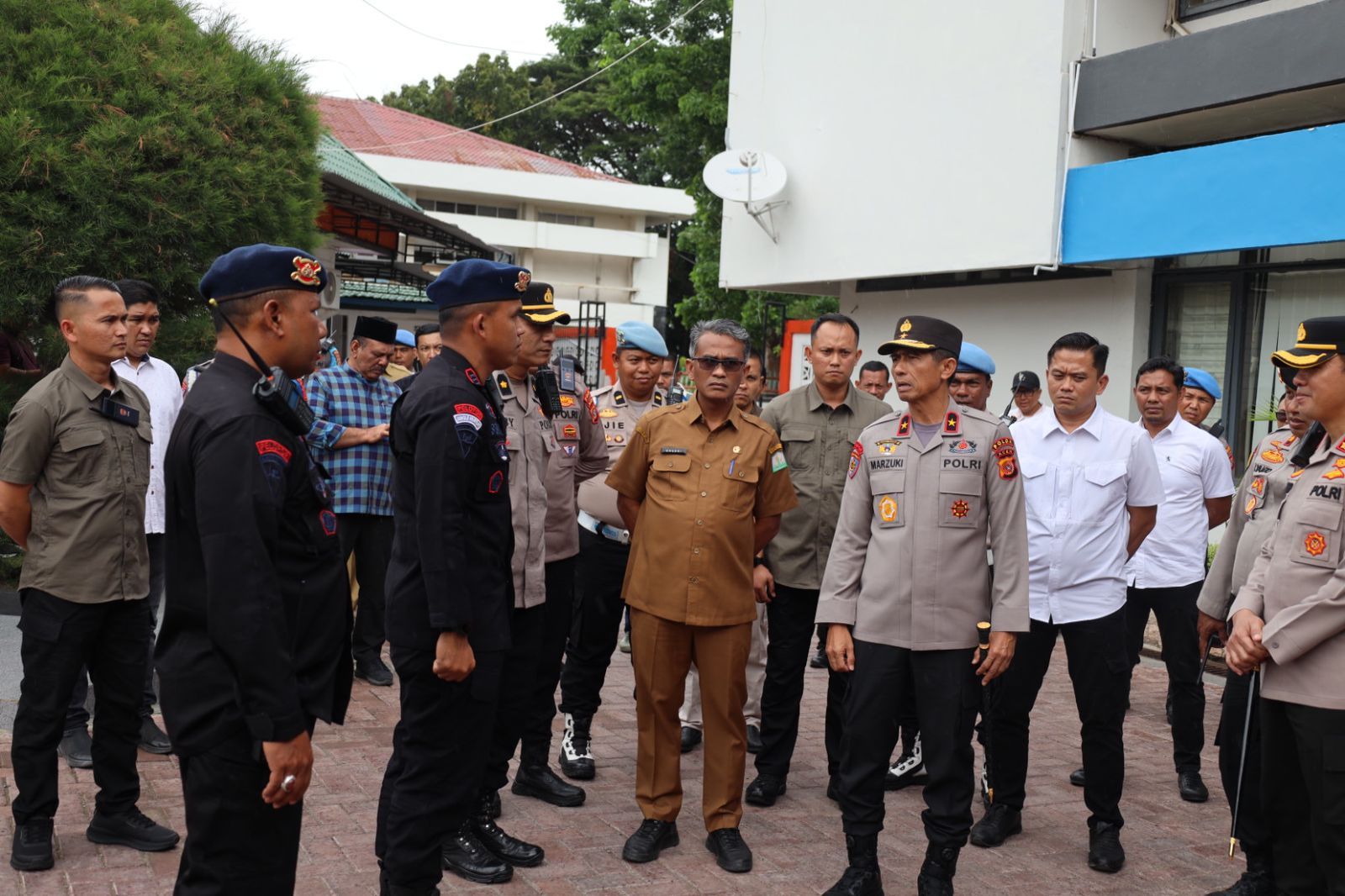 Kapolda Aceh Turun ke Jalan, Pastikan Demo di DPRA Tetap Kondusif