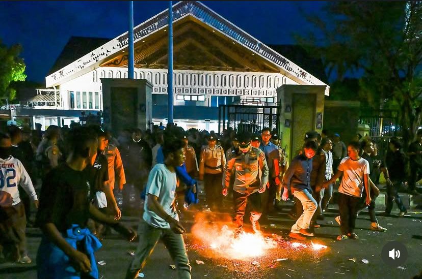 Demo Aliansi Rakyat Aceh di DPRA Berakhir Kondusif Meski Sempat Memanas