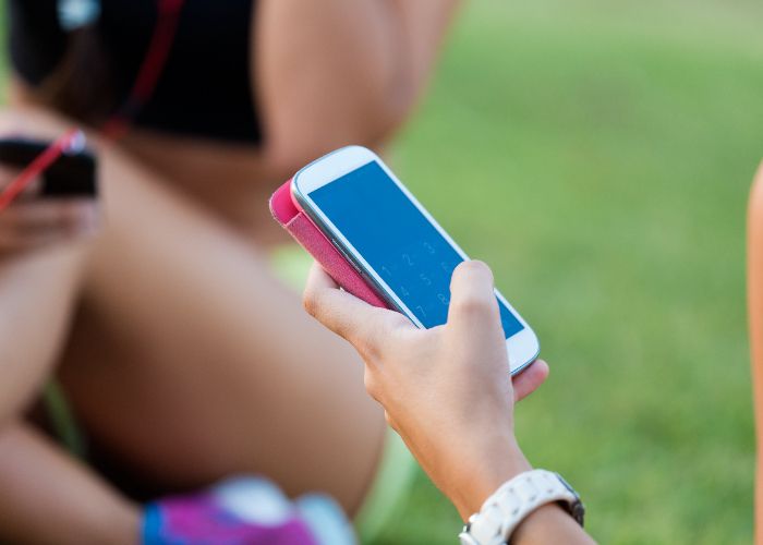 5 Trik Ampuh Agar HP Tetap Adem saat Main Game di Outdoor, Gamers Wajib Tau!