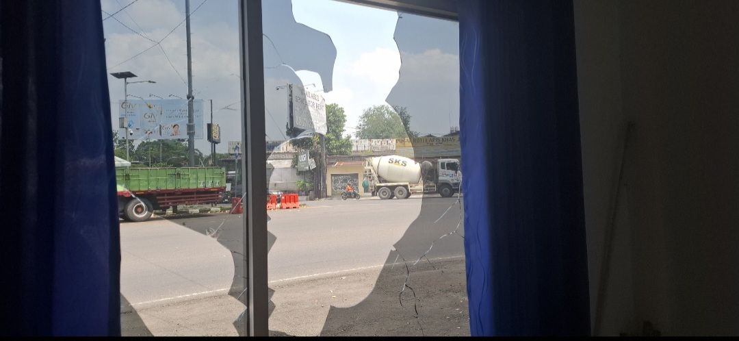 Teror di Lima Pospol DIY pada Pagi Hari Ini, Pelemparan Bom Molotov hingga Batu
